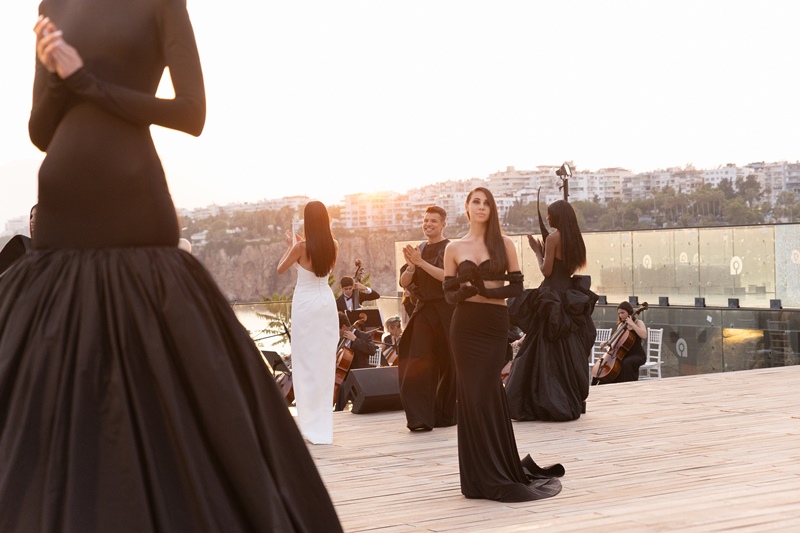 Moda, Tarih Ve Sanat�n Büyülü Bulu�mas� 